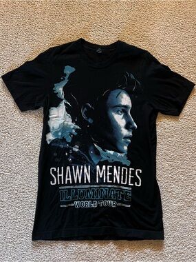 Shawn Mendes Illuminate World Tour Graphic Tee - Black